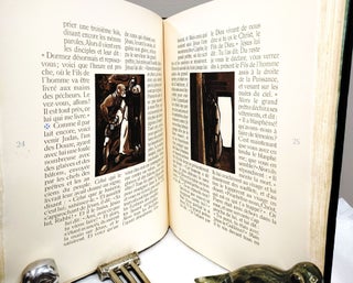 LA PASSION DE N-S JESUS CHRIST, SIGNED AND INSCRIBED by DARAGNES & SIGNED by KIEFFER #44 of 140 editions.