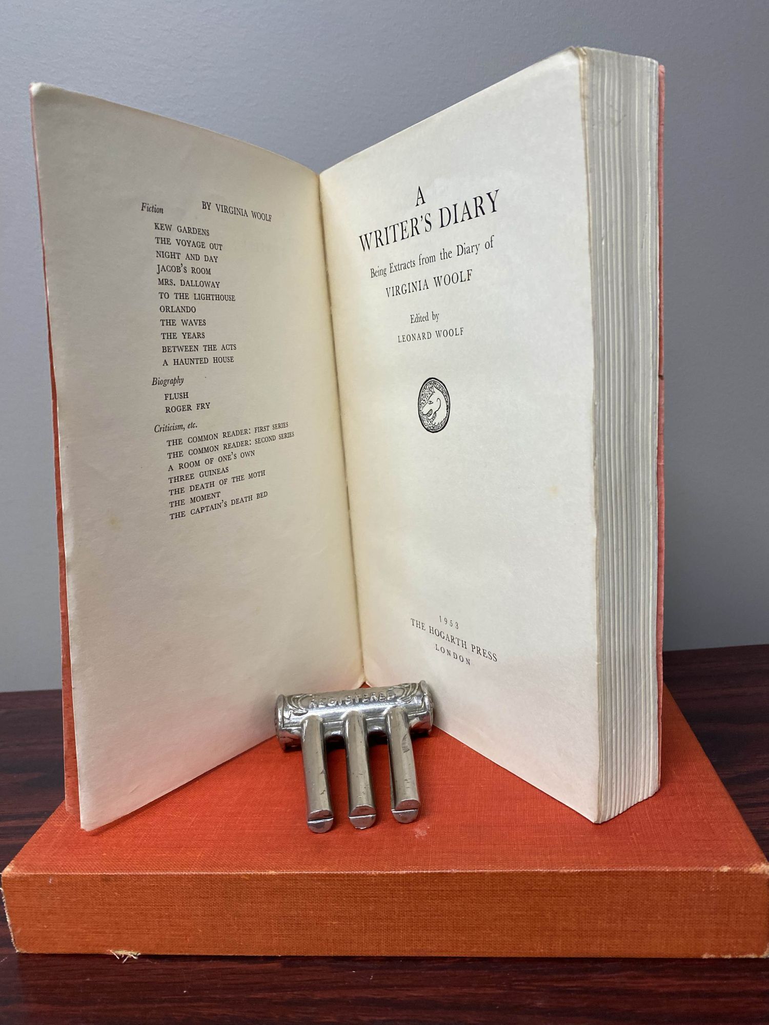 A WRITER'S DIARY DIARY. Being Extracts From The Diary Of Virginia