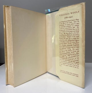 THE DEATH OF THE MOTH AND OTHER ESSAYS